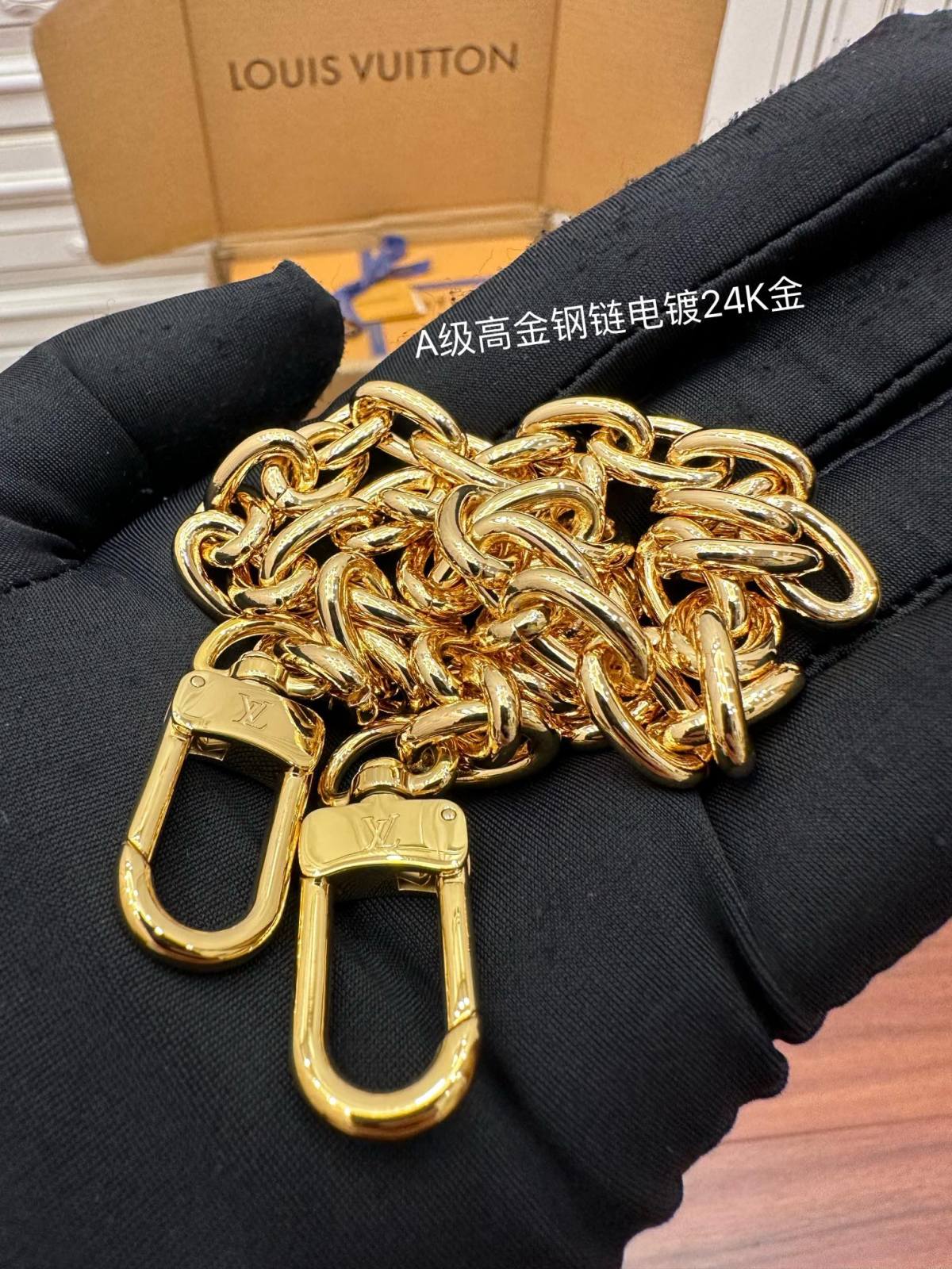 Ellebag Factory’s Replication Expertise: Louis Vuitton WALLET ON CHAIN IVY Handbag (M81911) W Monogram Sac Recoleta-Best Quality Fake Louis Vuitton Bag Online Store, Replica designer bag ru