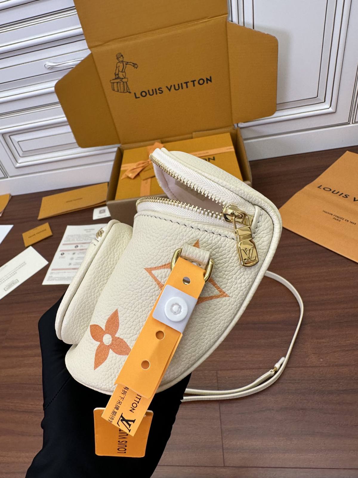 Ellebag Factory Replication Techniques: Louis Vuitton MINI BUMBAG Handbag (M82208) – Yellow-最好的質量假路易威登包網上商店，複製設計師包 ru