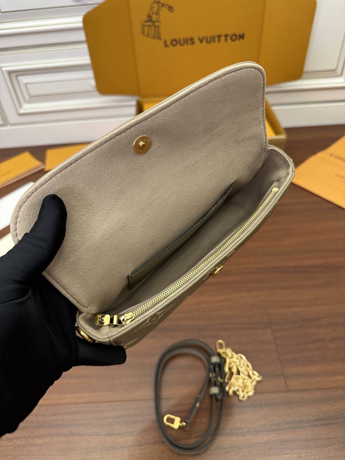 Ellebag Factory Replication Techniques: Louis Vuitton Wallet On Chain Ivy Handbag (M82211)-Best Quality Fake Louis Vuitton Bag Online Store, Replica designer bag ru