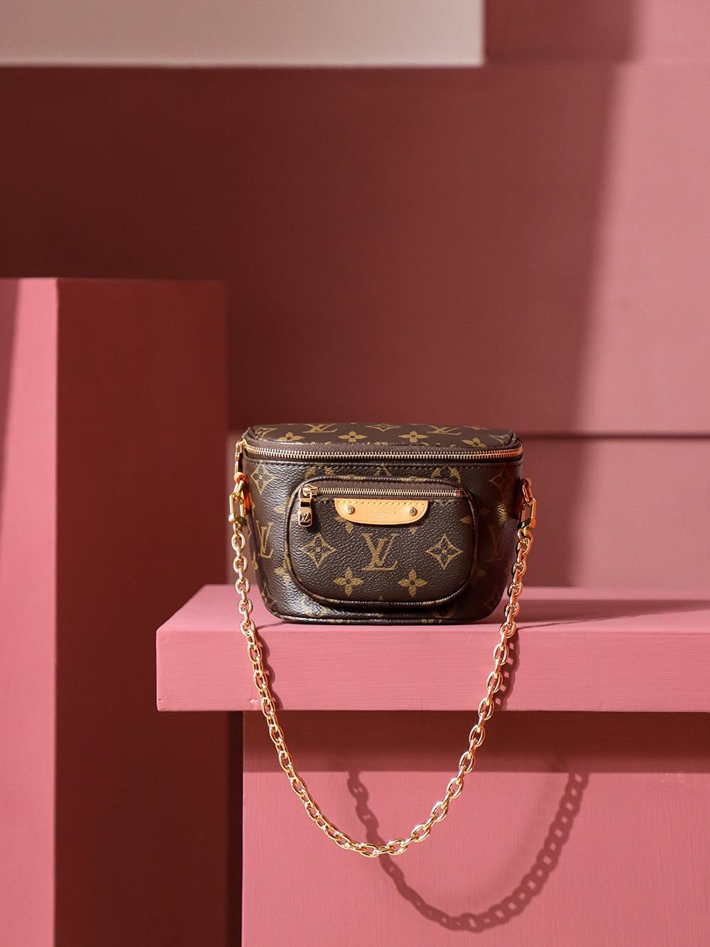 Ellebag Factory Replication Techniques: Louis Vuitton MINI BUMBAG Handbag (M82335)-Beste Qualität gefälschte Louis Vuitton-Taschen Online-Shop, Replik-Designer-Tasche ru