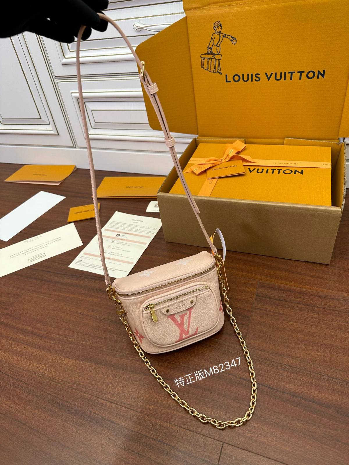 Ellebag Factory Replication Expertise: Louis Vuitton MINI BUMBAG Handbag (M82347) – Pink Gradient Series-Meilleure qualité de faux sac Louis Vuitton en ligne, réplique de sac de créateur ru