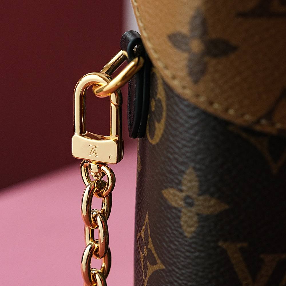 Ellebag Factory’s Exquisite Replication of Louis Vuitton CAMERA BOX M82465-Beste kwaliteit nep Louis Vuitton tas online winkel, replica designer tas ru