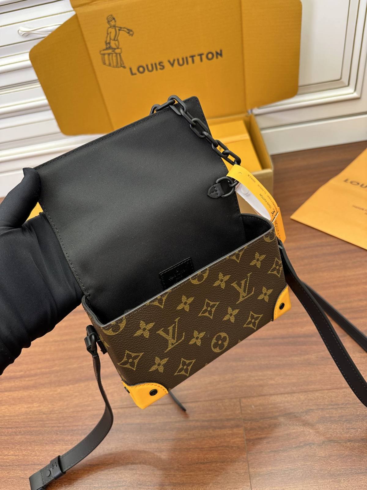 Ellebag Factory’s Exquisite Replication of Louis Vuitton Yellow Men’s Steamer Bag (M82534)-Интернет-магазин поддельной сумки Louis Vuitton лучшего качества, копия дизайнерской сумки ru