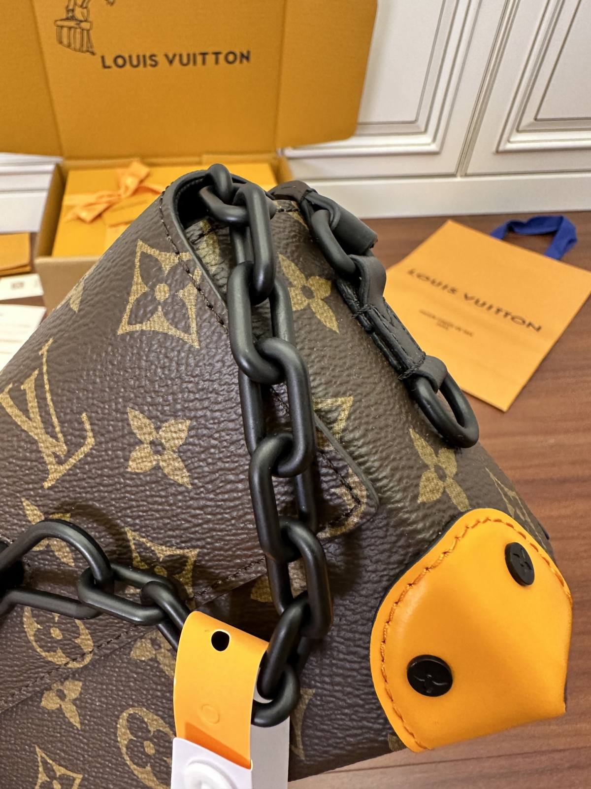 Ellebag Factory’s Exquisite Replication of Louis Vuitton Yellow Men’s Steamer Bag (M82534)-Labākās kvalitātes viltotās Louis Vuitton somas tiešsaistes veikals, dizaineru somas kopija ru