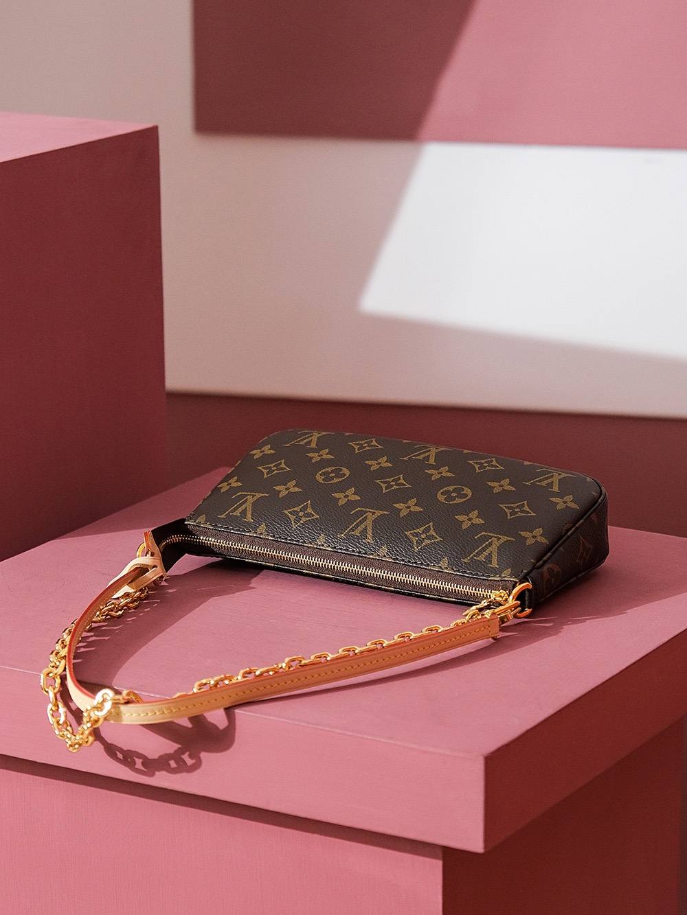 Ellebag Factory’s Masterful Replication of Louis Vuitton Pochette Accessoires M82766-بهترين معيار جي جعلي لوئس ويٽون بيگ آن لائين اسٽور، ريپليڪا ڊيزائنر بيگ ru