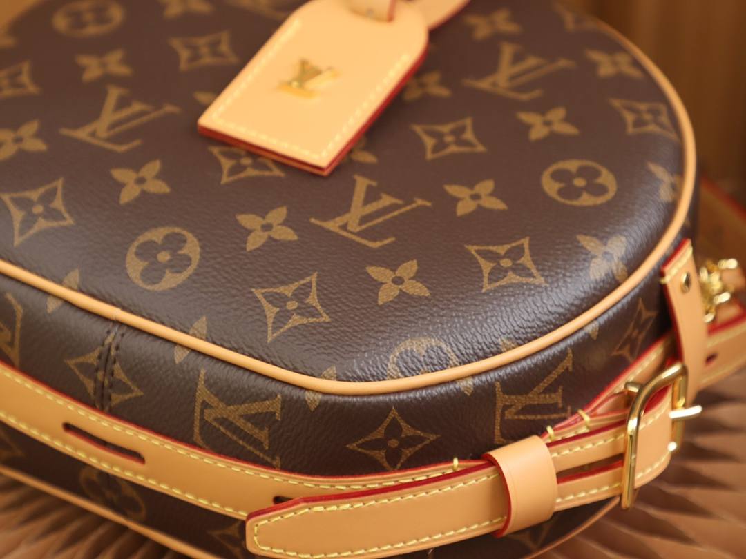 Ellebag Factory’s Masterful Replication of Louis Vuitton BOITE CHAPEAU SOUPLE (M52294)-ʻOi aku ka maikaʻi o ka ʻeke Louis Vuitton ʻeke hoʻopunipuni ma ka hale kūʻai pūnaewele, ʻeke hoʻolālā kope ru