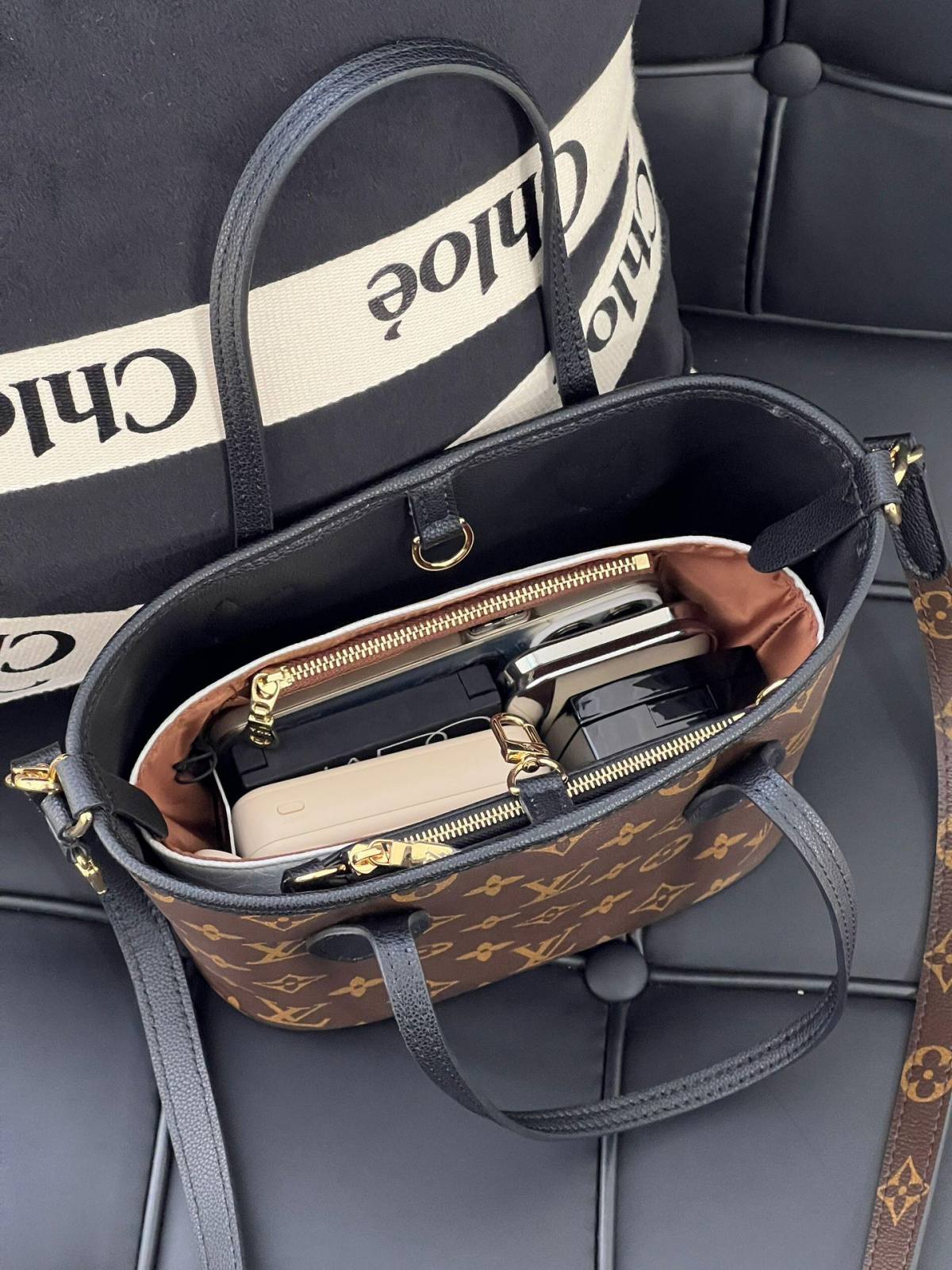 Ellebag’s 1:1 Replica of Louis Vuitton M12099 Neverfull Bandoulière Inside Out BB: Crafting Luxury with Precision-L-Aħjar Kwalità Foloz Louis Vuitton Bag Online Store, Replica designer bag ru