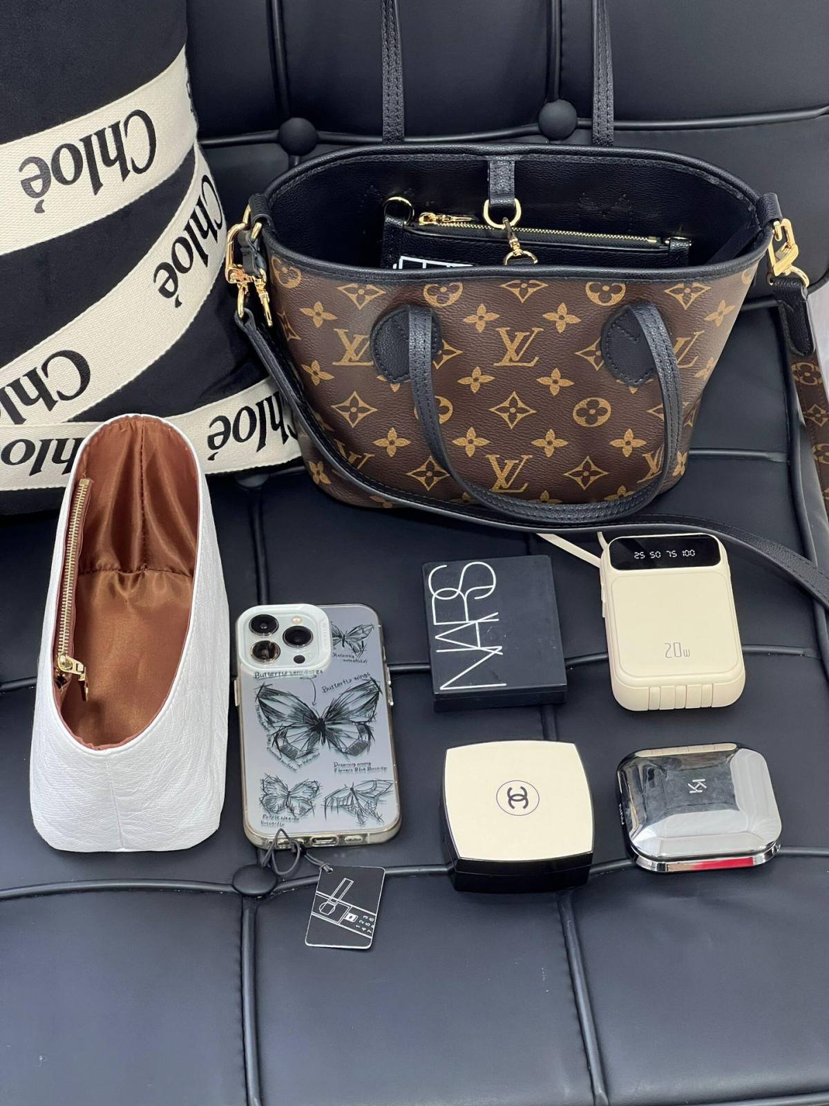 Ellebag’s 1:1 Replica of Louis Vuitton M12099 Neverfull Bandoulière Inside Out BB: Crafting Luxury with Precision-Tayada ugu Fiican ee Louis Vuitton Boorsada Online Store, Bac naqshadeeye nuqul ah