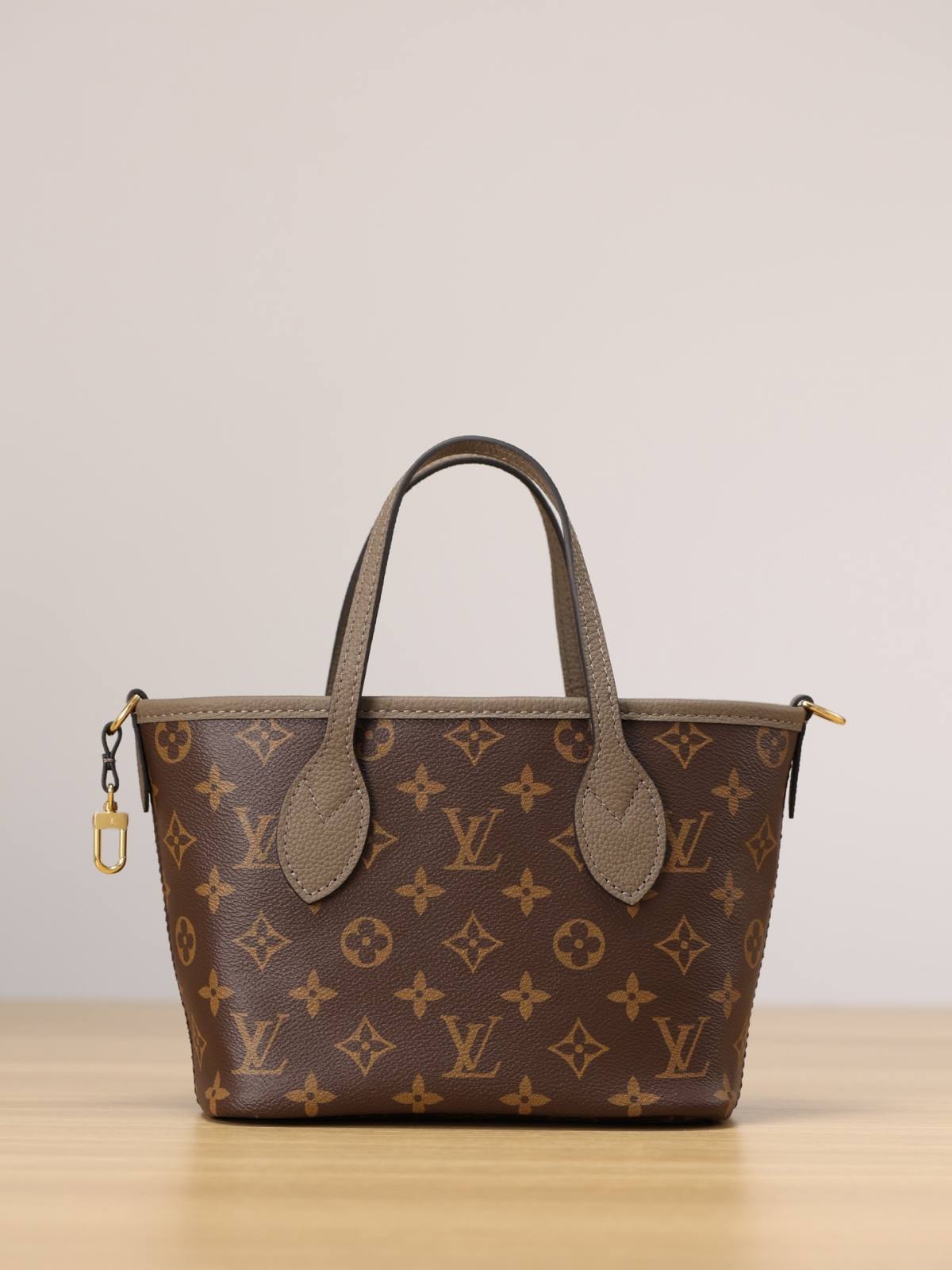 Ellebag’s 1:1 Replica of Louis Vuitton M12109 Neverfull Bandoulière Inside Out BB: A True Reflection of Craftsmanship （2024 Nov updated）-Լավագույն որակի կեղծ Louis Vuitton պայուսակների առցանց խանութ, Replica դիզայներական պայուսակ ru