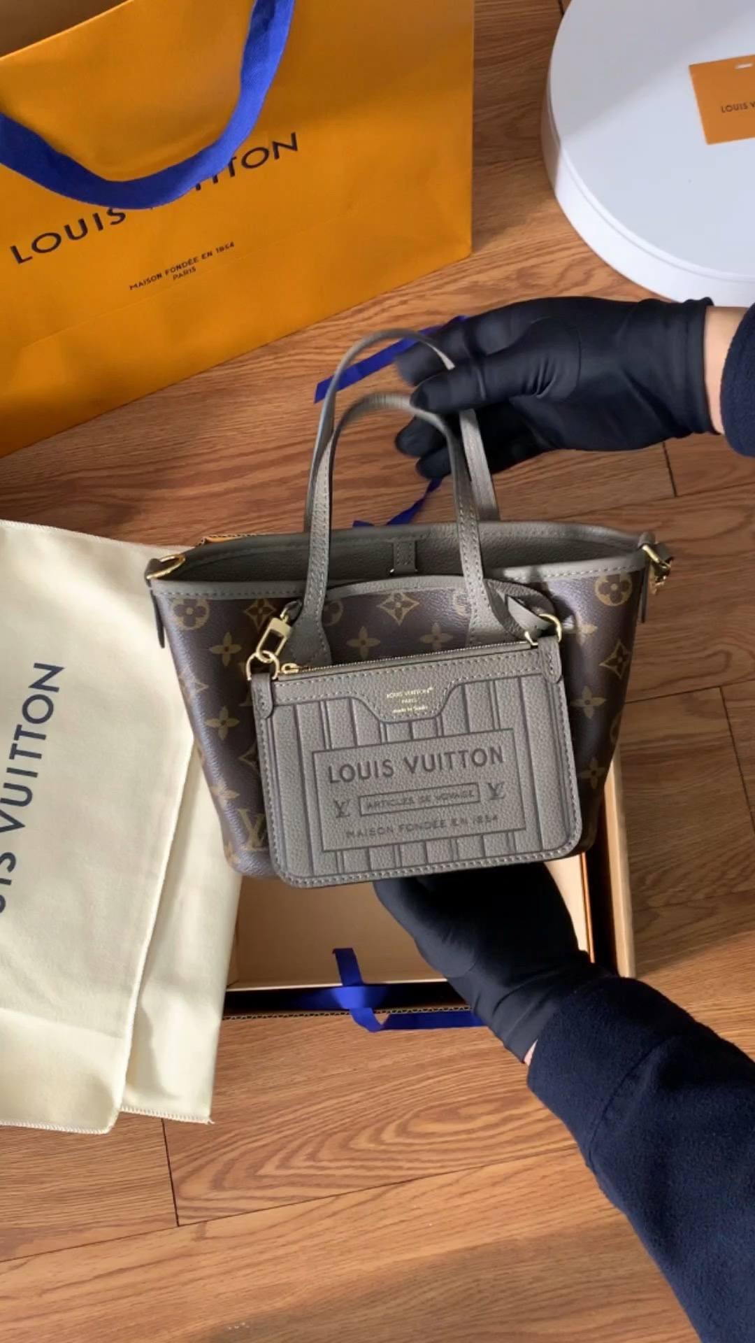 Ellebag’s 1:1 Replica of Louis Vuitton M12109 Neverfull Bandoulière Inside Out BB: A True Reflection of Craftsmanship （2024 Nov updated）-Tayada ugu Fiican ee Louis Vuitton Boorsada Online Store, Bac naqshadeeye nuqul ah