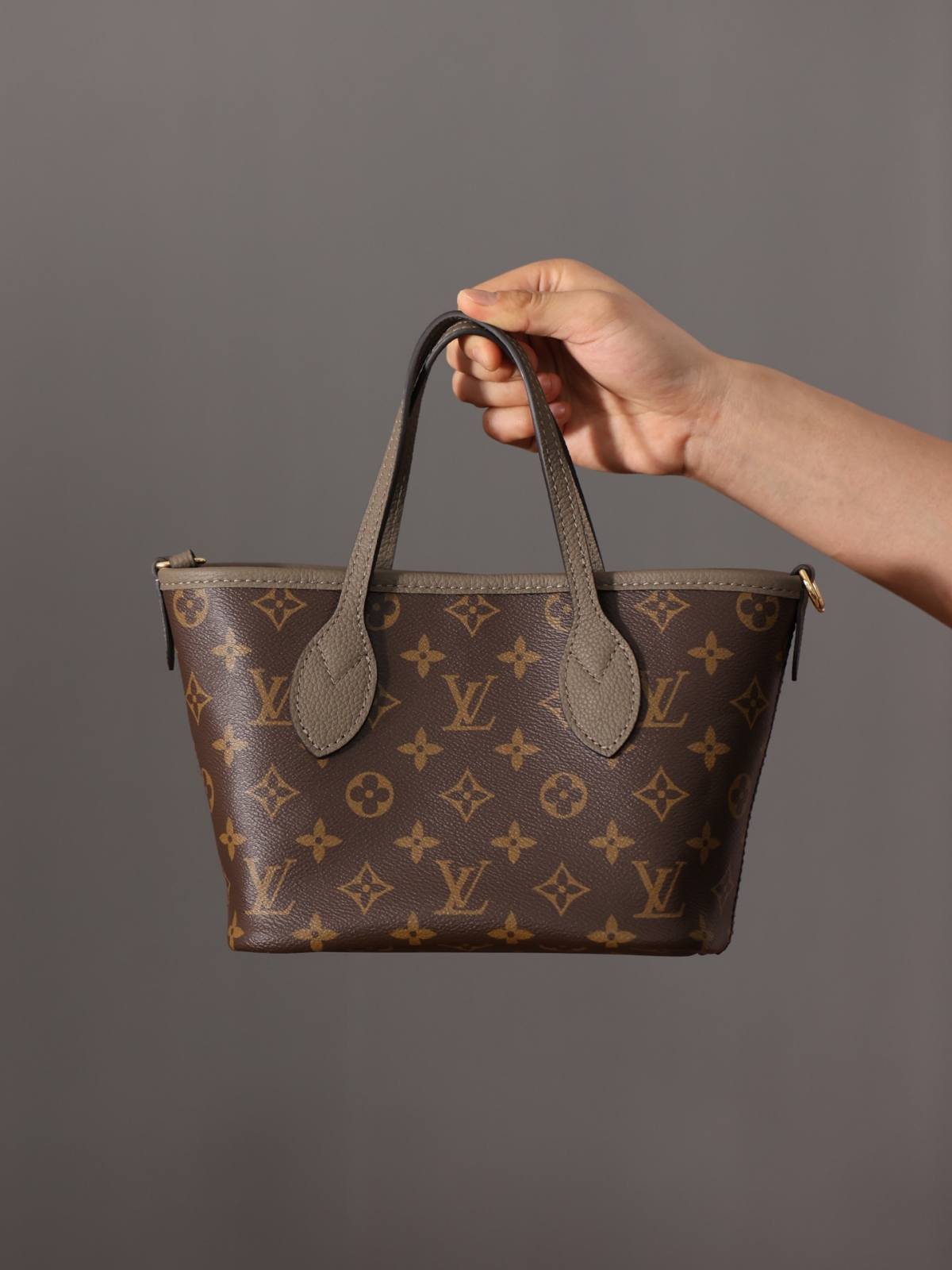 Ellebag’s 1:1 Replica of Louis Vuitton M12109 Neverfull Bandoulière Inside Out BB: A True Reflection of Craftsmanship （2024 Nov updated）-Paras laatu väärennetty Louis Vuitton laukku verkkokauppa, replika suunnittelija laukku ru