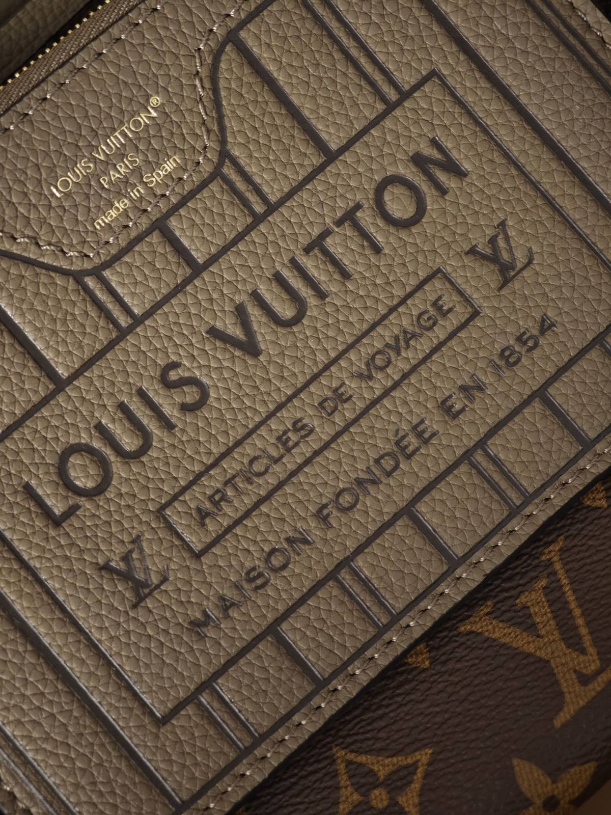 Ellebag’s 1:1 Replica of Louis Vuitton M12109 Neverfull Bandoulière Inside Out BB: A True Reflection of Craftsmanship （2024 Nov updated）-Best Quality Replica designer Bag factory in China