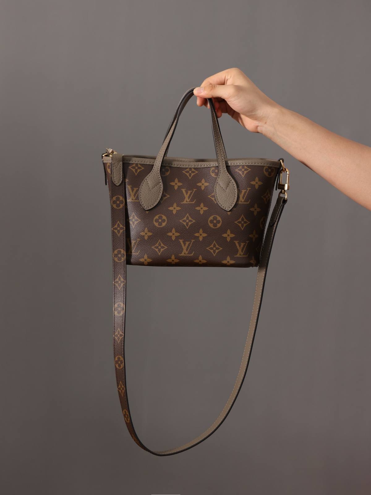 Ellebag’s 1:1 Replica of Louis Vuitton M12109 Neverfull Bandoulière Inside Out BB: A True Reflection of Craftsmanship （2024 Nov updated）-Tayada ugu Fiican ee Louis Vuitton Boorsada Online Store, Bac naqshadeeye nuqul ah