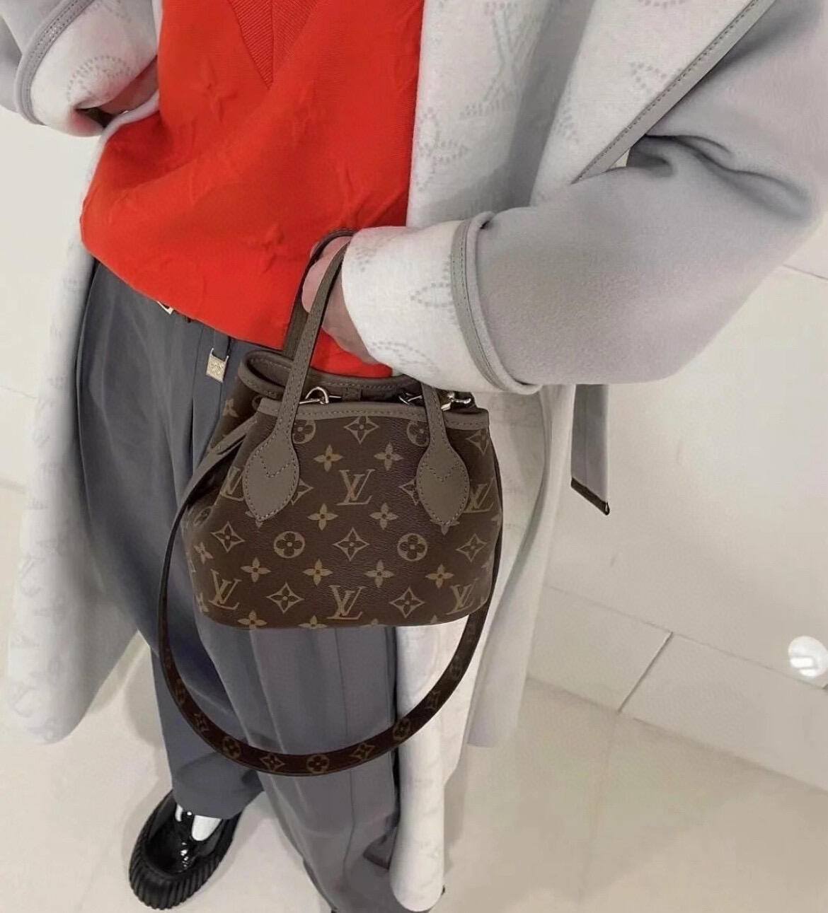 Ellebag’s 1:1 Replica of Louis Vuitton M12109 Neverfull Bandoulière Inside Out BB: A True Reflection of Craftsmanship （2024 Nov updated）-Best Quality Replica designer Bag factory in China