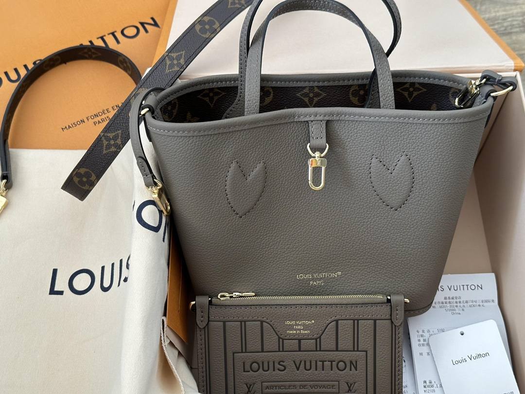 Ellebag’s 1:1 Replica of Louis Vuitton M12109 Neverfull Bandoulière Inside Out BB: A True Reflection of Craftsmanship （2024 Nov updated）-Meilleure qualité de faux sac Louis Vuitton en ligne, réplique de sac de créateur ru