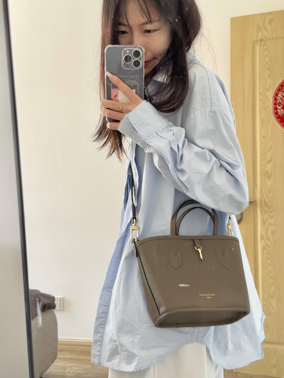 Ellebag’s 1:1 Replica of Louis Vuitton M12109 Neverfull Bandoulière Inside Out BB: A True Reflection of Craftsmanship （2024 Nov updated）-Best Quality Replica designer Bag factory in China