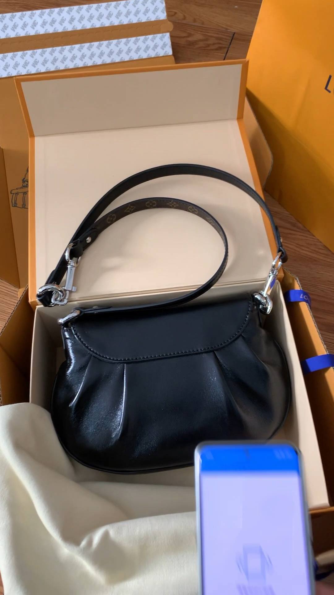 Ellebag’s 1:1 Replica of Louis Vuitton M12192 Sunset Vibe Handbag: A Masterpiece of Luxury and Craftsmanship （2024 Nov updated）-Best Quality Fake Louis Vuitton Bag Online Store, Replica designer bag ru