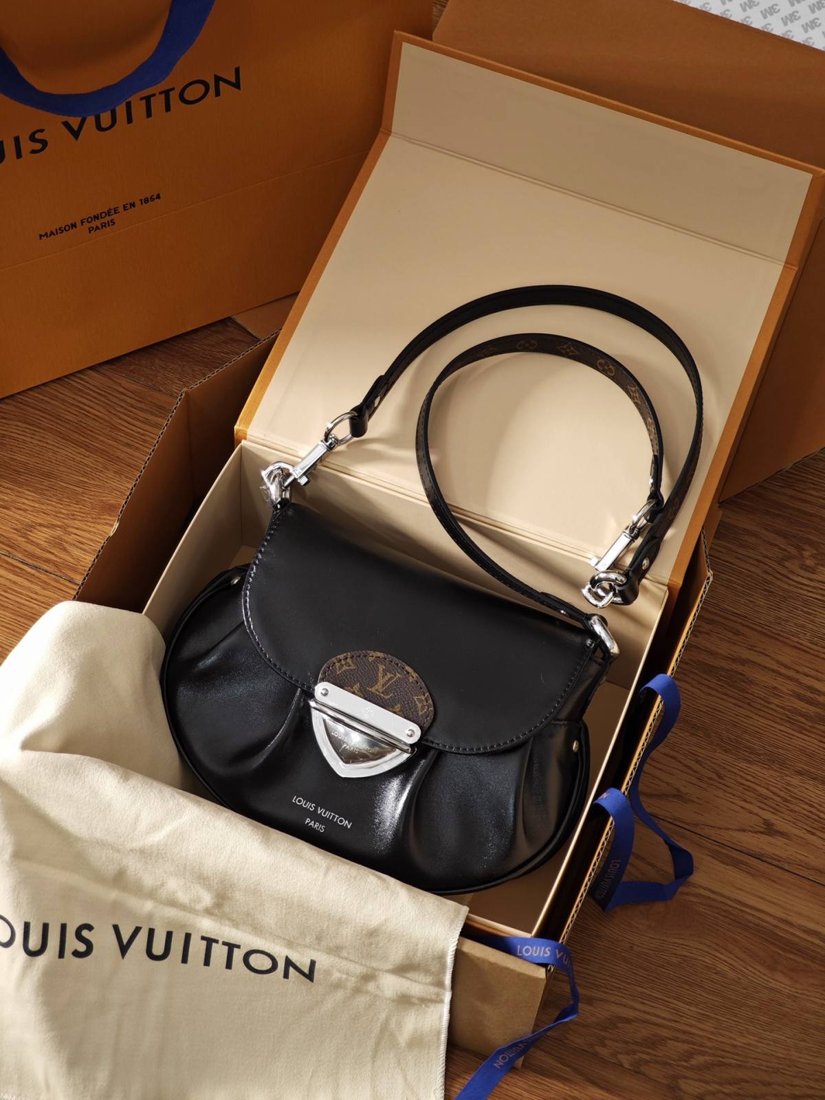 Ellebag’s 1:1 Replica of Louis Vuitton M12192 Sunset Vibe Handbag: A Masterpiece of Luxury and Craftsmanship （2024 Nov updated）-Best Quality Replica designer Bag factory in China