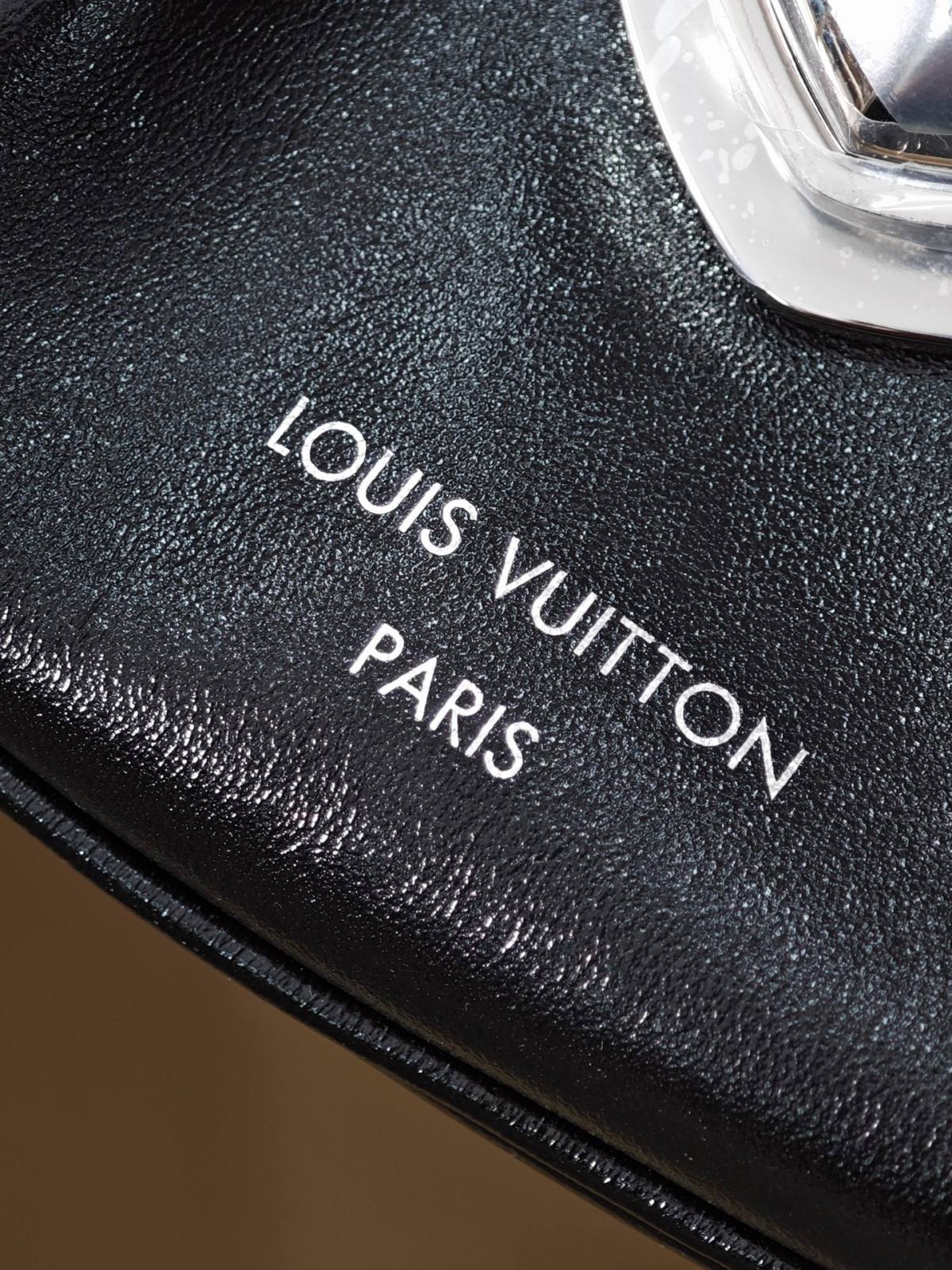 Ellebag’s 1:1 Replica of Louis Vuitton M12192 Sunset Vibe Handbag: A Masterpiece of Luxury and Craftsmanship （2024 Nov updated）-Magazin online de geanți Louis Vuitton fals de cea mai bună calitate, geantă de designer replica ru