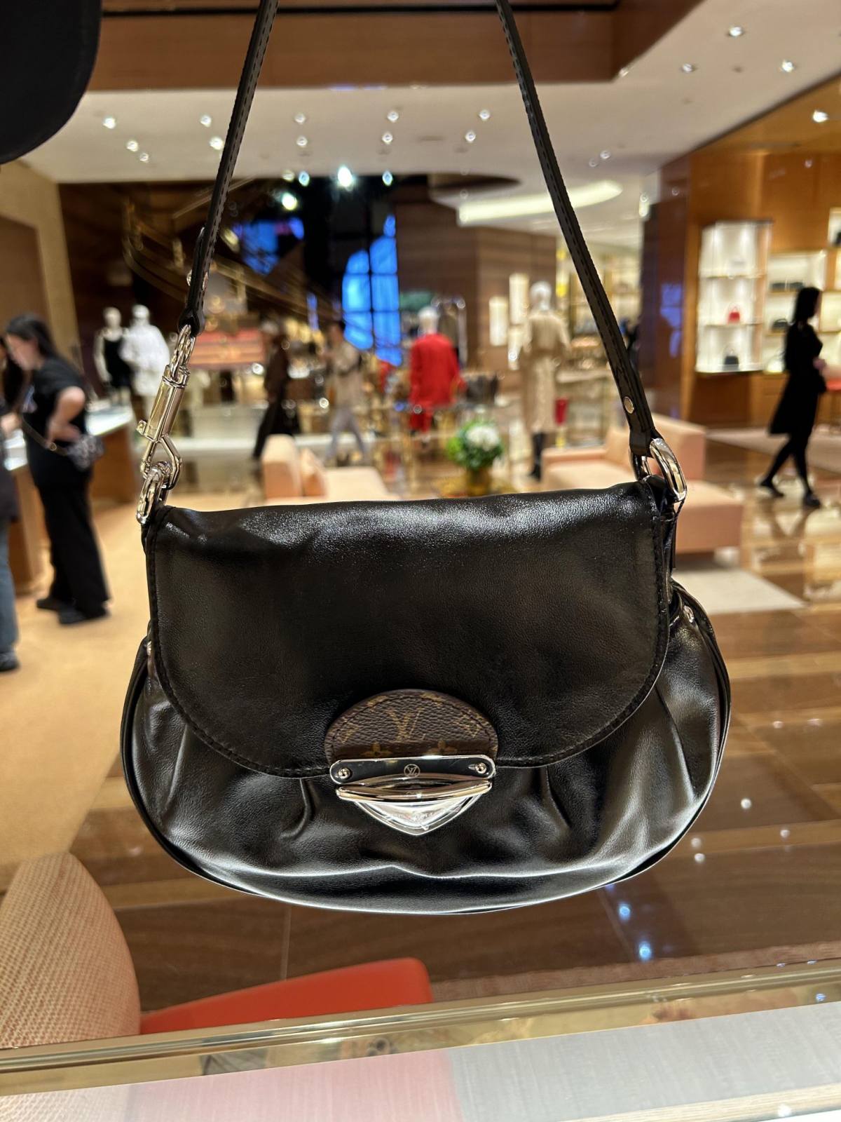 Ellebag’s 1:1 Replica of Louis Vuitton M12192 Sunset Vibe Handbag: A Masterpiece of Luxury and Craftsmanship （2024 Nov updated）-Tayada ugu Fiican ee Louis Vuitton Boorsada Online Store, Bac naqshadeeye nuqul ah