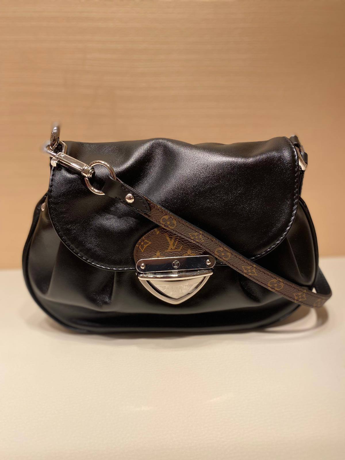 Ellebag’s 1:1 Replica of Louis Vuitton M12192 Sunset Vibe Handbag: A Masterpiece of Luxury and Craftsmanship （2024 Nov updated）-Magazin online de geanți Louis Vuitton fals de cea mai bună calitate, geantă de designer replica ru