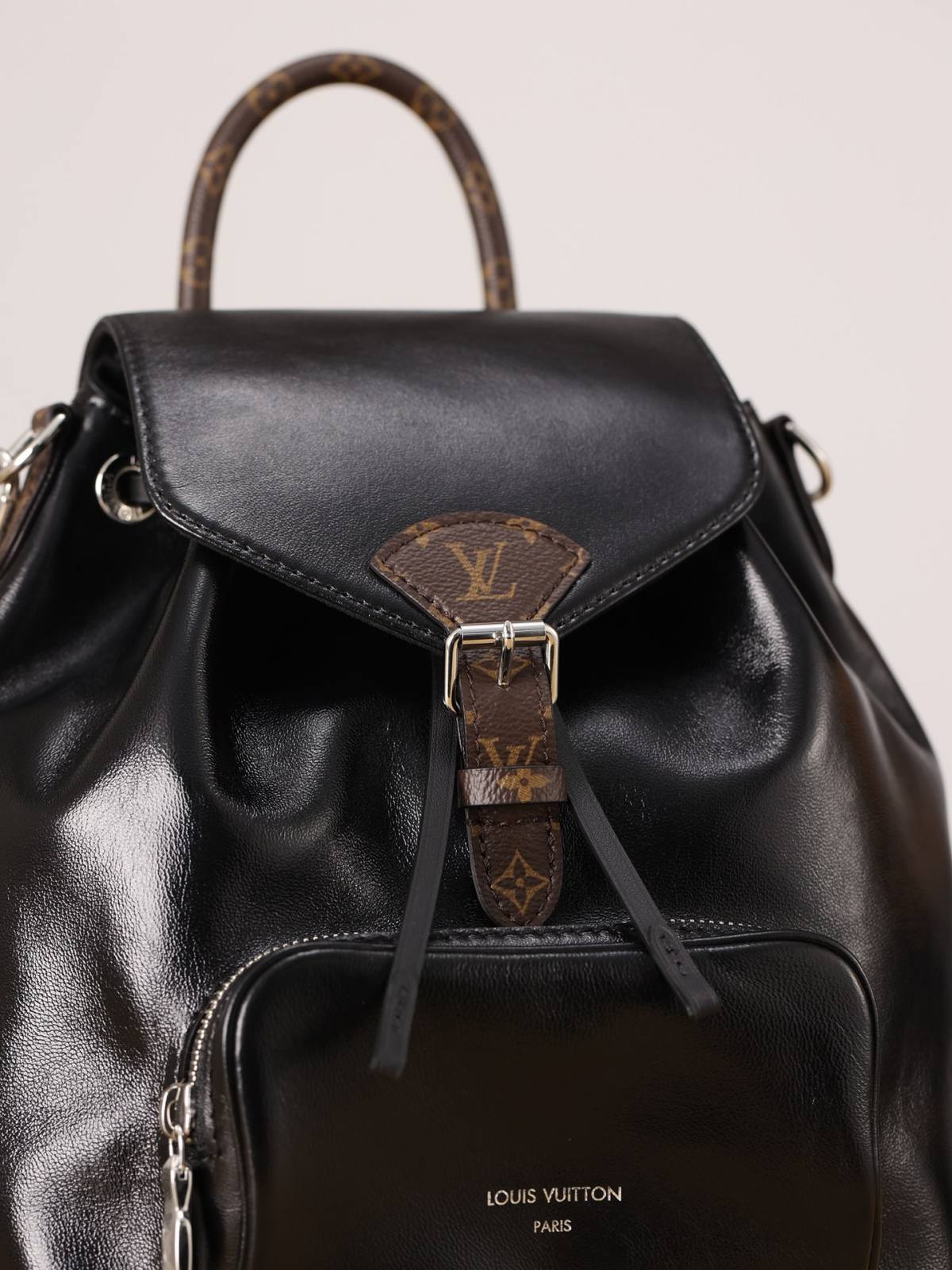 Ellebag’s 1:1 Replica of Louis Vuitton M12587 Montsouris PM: A Masterpiece of Craftsmanship（2024 Nov updated）-Bästa kvalitet Fake Louis Vuitton Bag Online Store, Replica designer bag ru