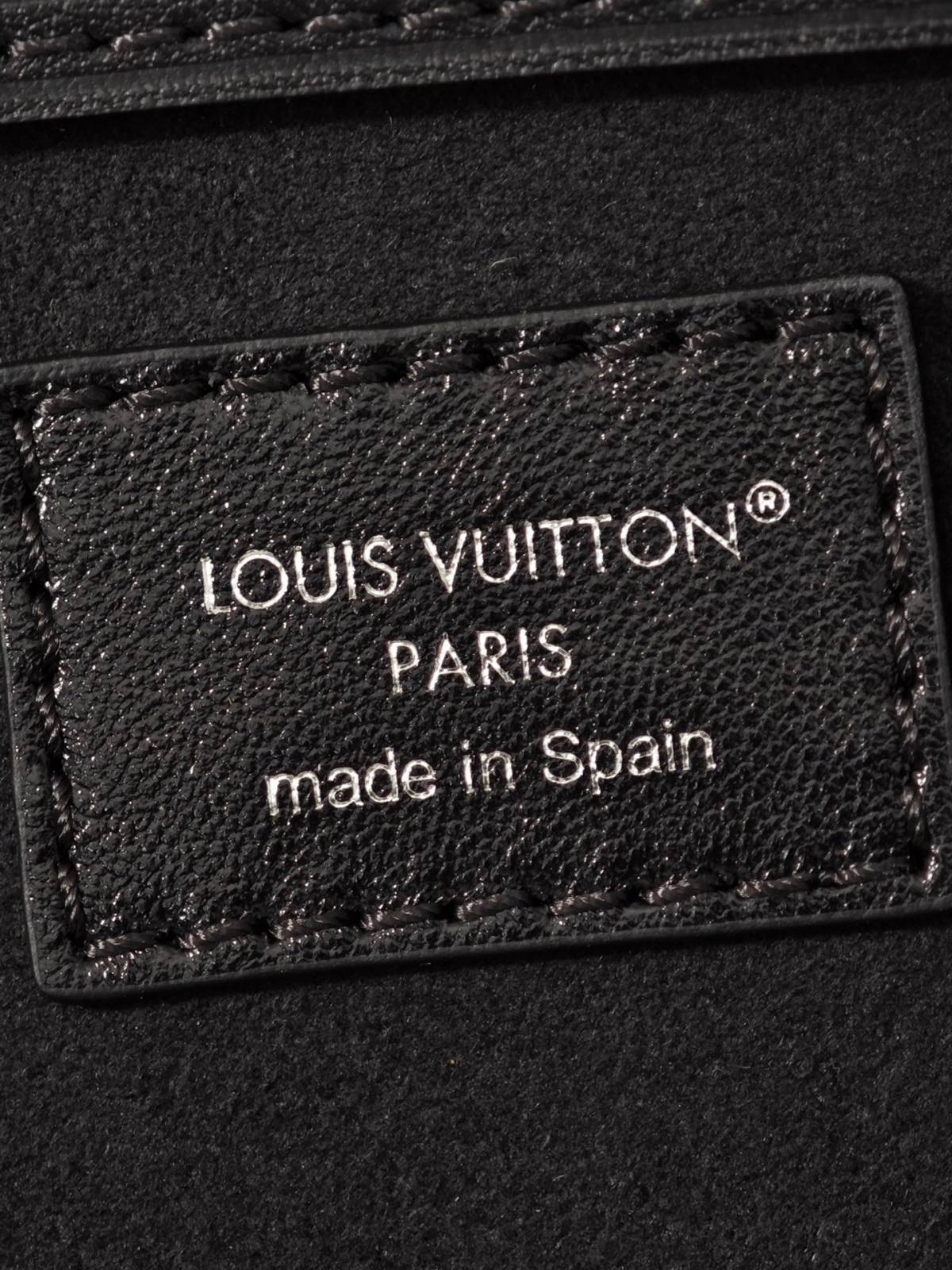 Ellebag’s 1:1 Replica of Louis Vuitton M12587 Montsouris PM: A Masterpiece of Craftsmanship（2024 Nov updated）-Loja online de bolsa Louis Vuitton falsa de melhor qualidade, bolsa de designer de réplica ru