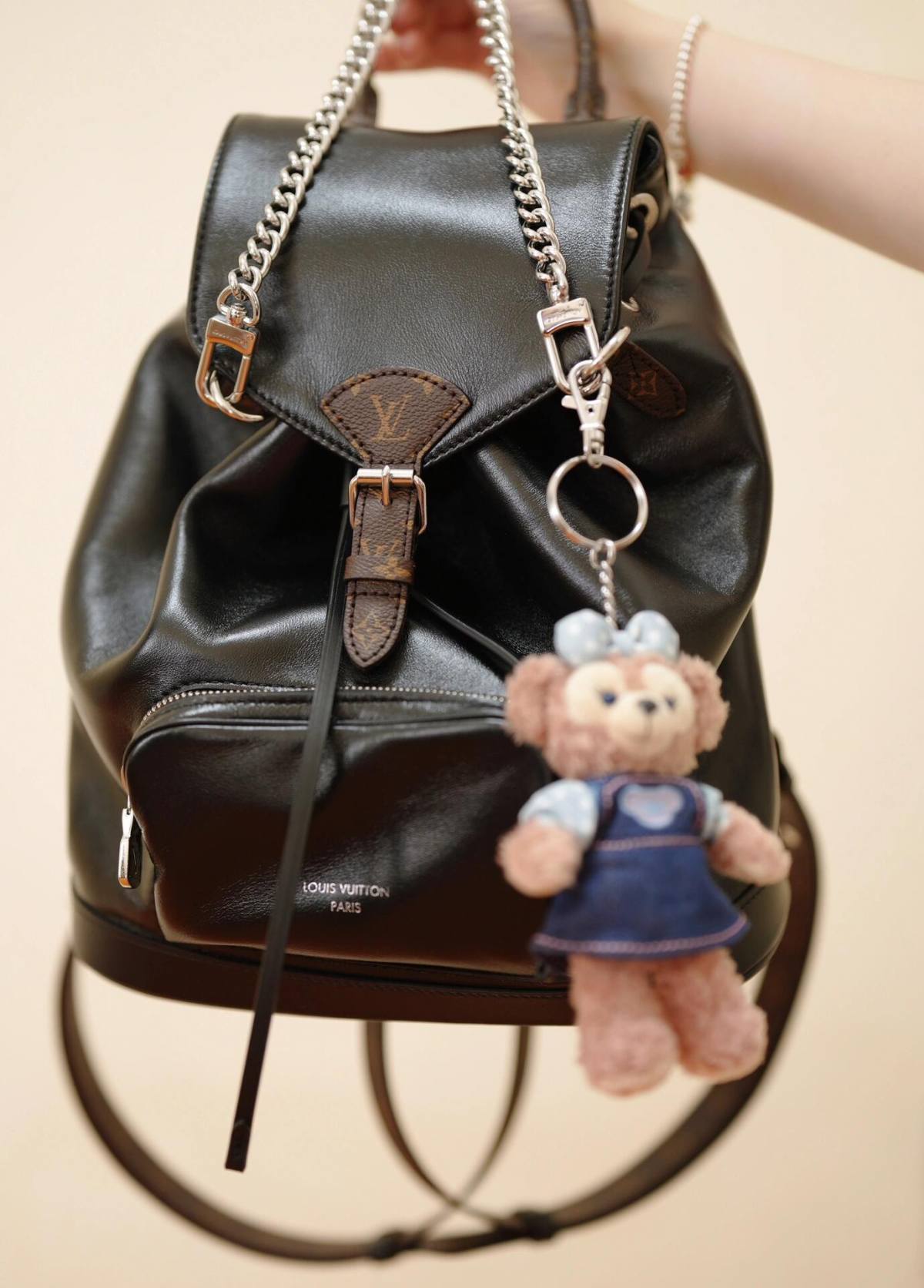 Ellebag’s 1:1 Replica of Louis Vuitton M12587 Montsouris PM: A Masterpiece of Craftsmanship（2024 Nov updated）-Best Quality Replica designer Bag factory in China