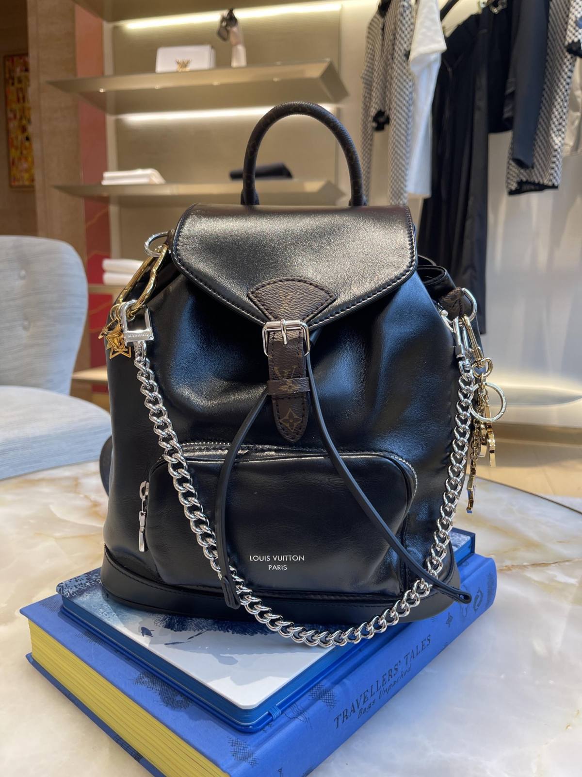 Ellebag’s 1:1 Replica of Louis Vuitton M12587 Montsouris PM: A Masterpiece of Craftsmanship（2024 Nov updated）-بہترین معیار کا جعلی لوئس ووٹن بیگ آن لائن اسٹور، ریپلیکا ڈیزائنر بیگ آر یو