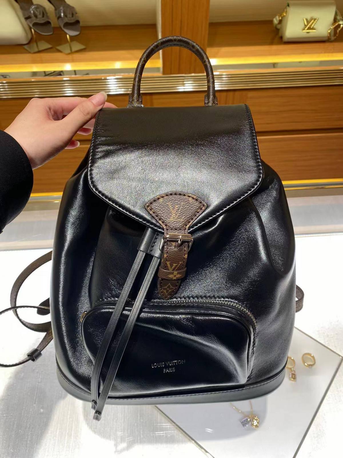 Ellebag’s 1:1 Replica of Louis Vuitton M12587 Montsouris PM: A Masterpiece of Craftsmanship（2024 Nov updated）-Kedai Dalam Talian Beg Louis Vuitton Palsu Kualiti Terbaik, Beg reka bentuk replika ru