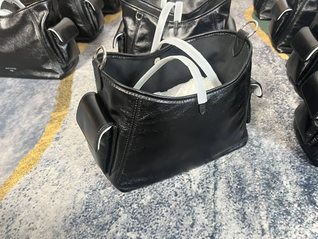 Ellebag’s 1:1 Replica of Louis Vuitton M24861 Carryall Cargo Small Handbag（2024 Nov updated）-بہترین معیار کا جعلی لوئس ووٹن بیگ آن لائن اسٹور، ریپلیکا ڈیزائنر بیگ آر یو