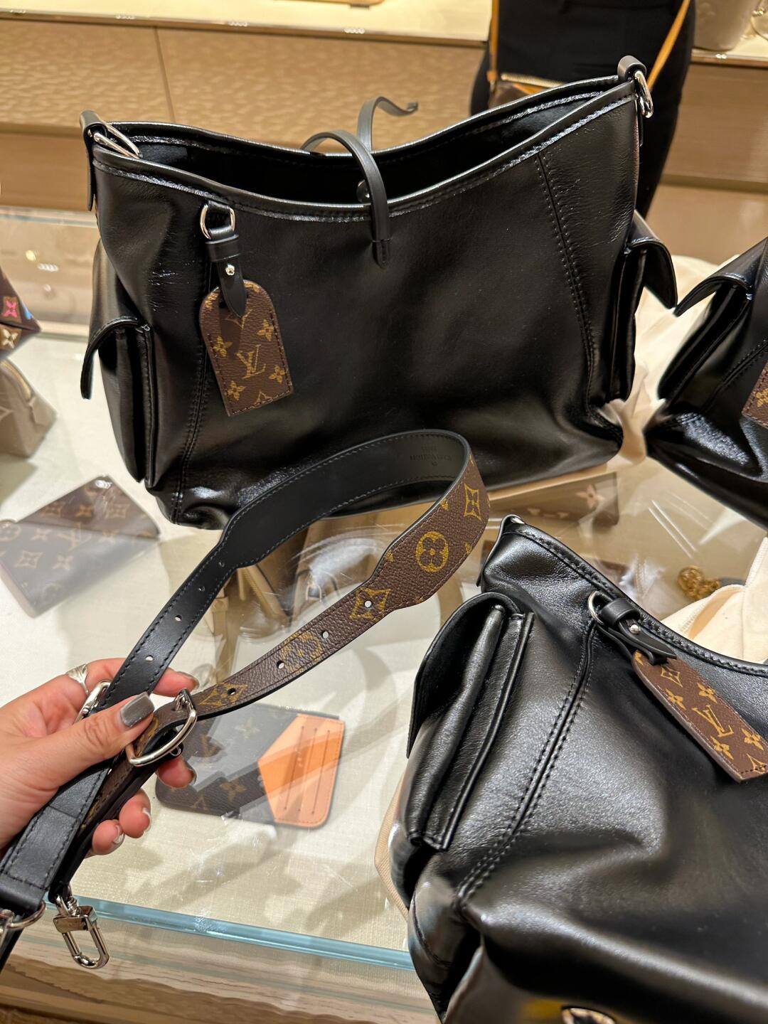 Ellebag’s 1:1 Replica of Louis Vuitton M24861 Carryall Cargo Small Handbag（2024 Nov updated）-بہترین معیار کا جعلی لوئس ووٹن بیگ آن لائن اسٹور، ریپلیکا ڈیزائنر بیگ آر یو