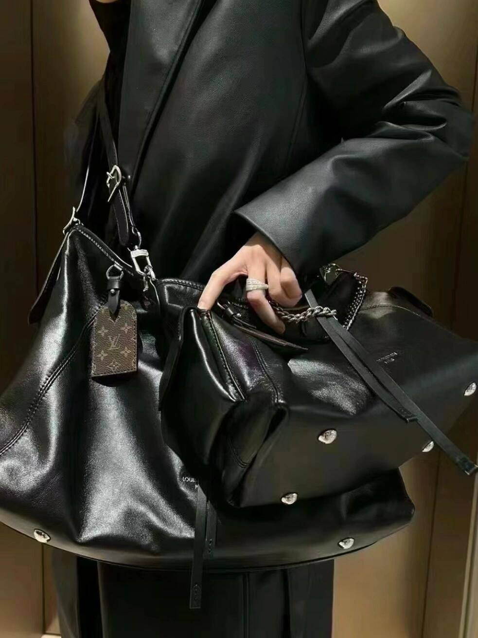 Ellebag’s 1:1 Replica of Louis Vuitton M24861 Carryall Cargo Small Handbag（2024 Nov updated）-Magazin online de geanți Louis Vuitton fals de cea mai bună calitate, geantă de designer replica ru