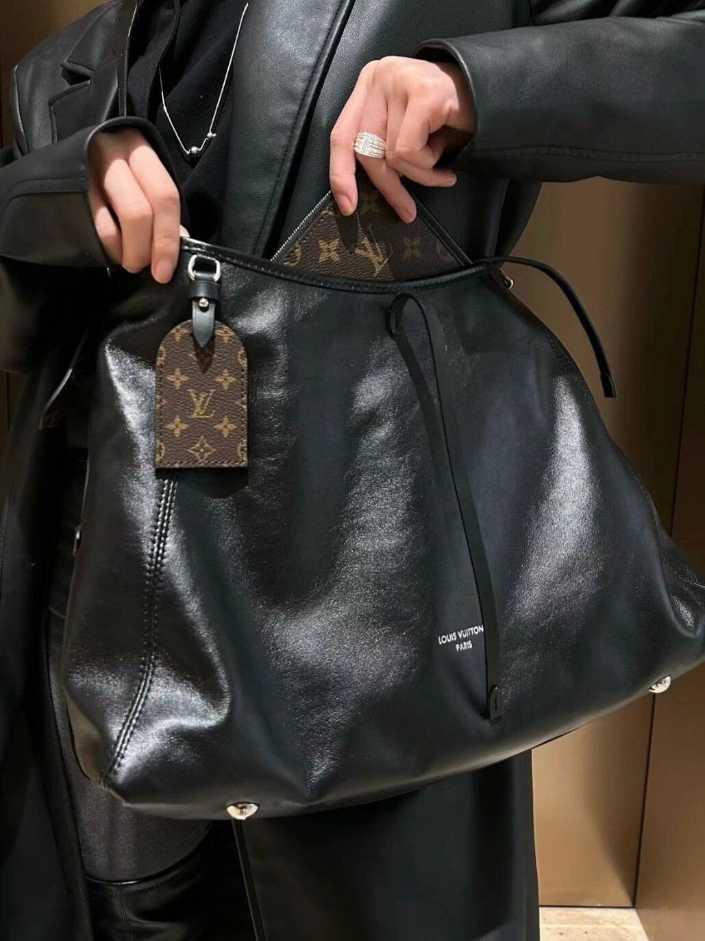 Ellebag’s 1:1 Replica of Louis Vuitton M24861 Carryall Cargo Small Handbag（2024 Nov updated）-بہترین معیار کا جعلی لوئس ووٹن بیگ آن لائن اسٹور، ریپلیکا ڈیزائنر بیگ آر یو