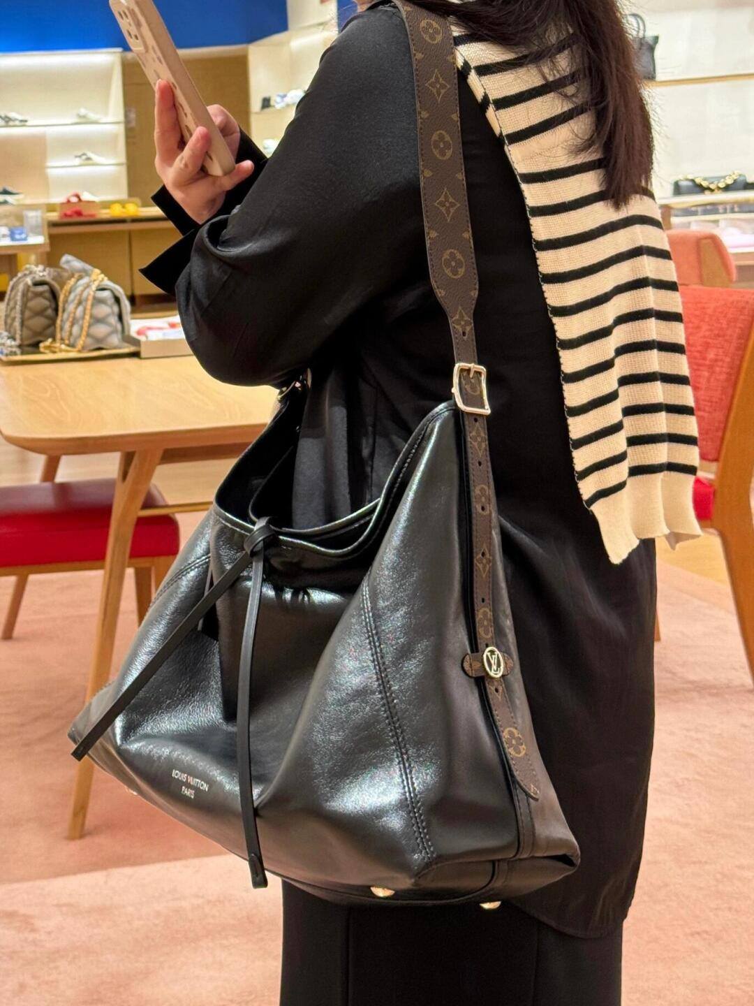 Ellebag’s 1:1 Replica of Louis Vuitton M24861 Carryall Cargo Small Handbag（2024 Nov updated）-بہترین معیار کا جعلی لوئس ووٹن بیگ آن لائن اسٹور، ریپلیکا ڈیزائنر بیگ آر یو