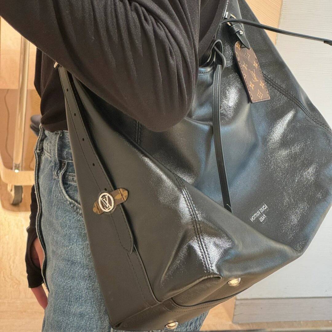 Ellebag’s 1:1 Replica of Louis Vuitton M24861 Carryall Cargo Small Handbag（2024 Nov updated）-Best Quality Replica designer Bag factory in China