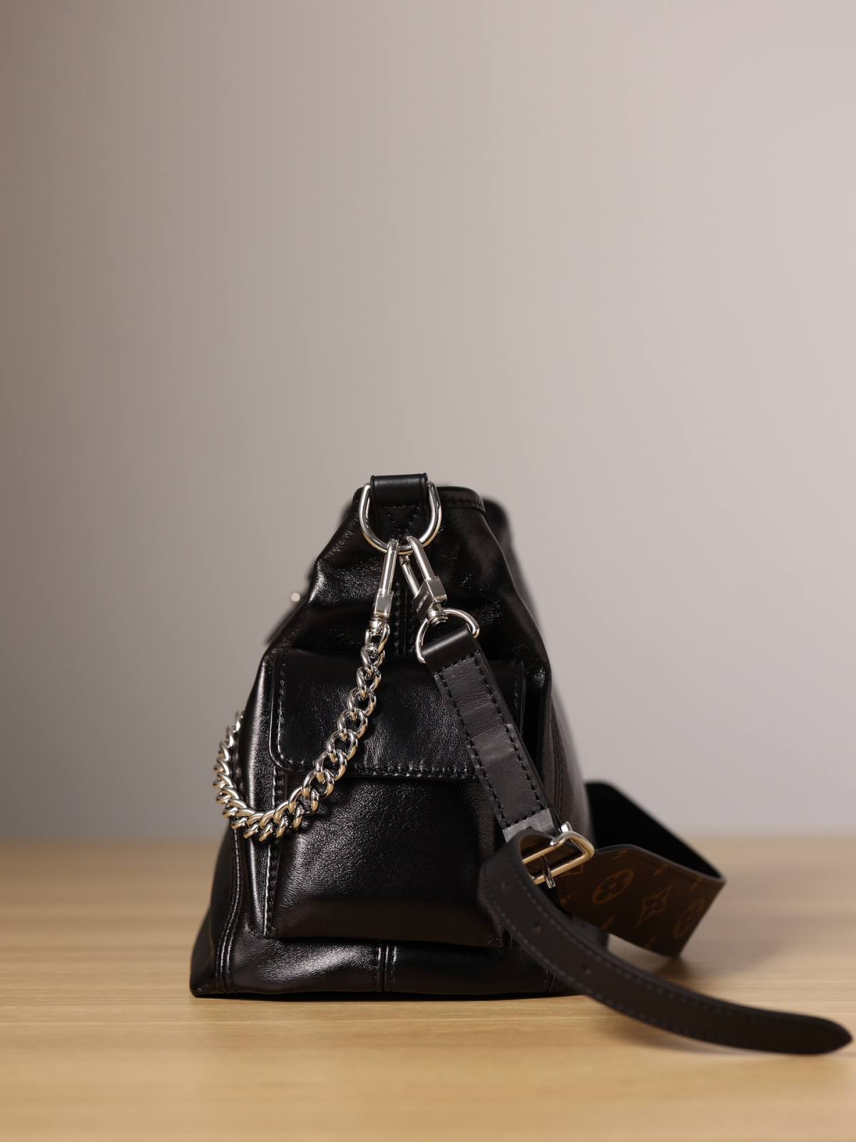 Ellebag’s 1:1 Replica of Louis Vuitton M24861 Carryall Cargo Small Handbag（2024 Nov updated）-最高品質の偽のルイヴィトンバッグオンラインストア、レプリカデザイナーバッグru