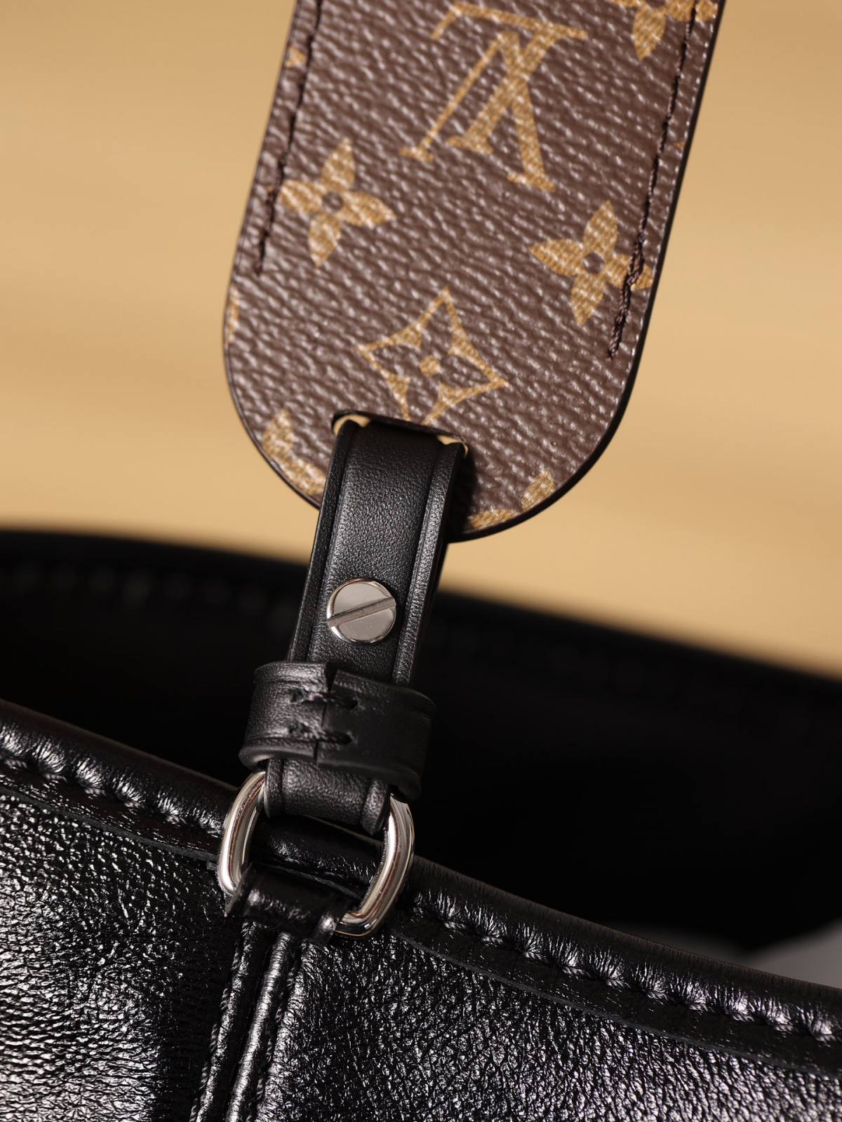 Ellebag’s 1:1 Replica of Louis Vuitton M24861 Carryall Cargo Small Handbag（2024 Nov updated）-Magazin online de geanți Louis Vuitton fals de cea mai bună calitate, geantă de designer replica ru