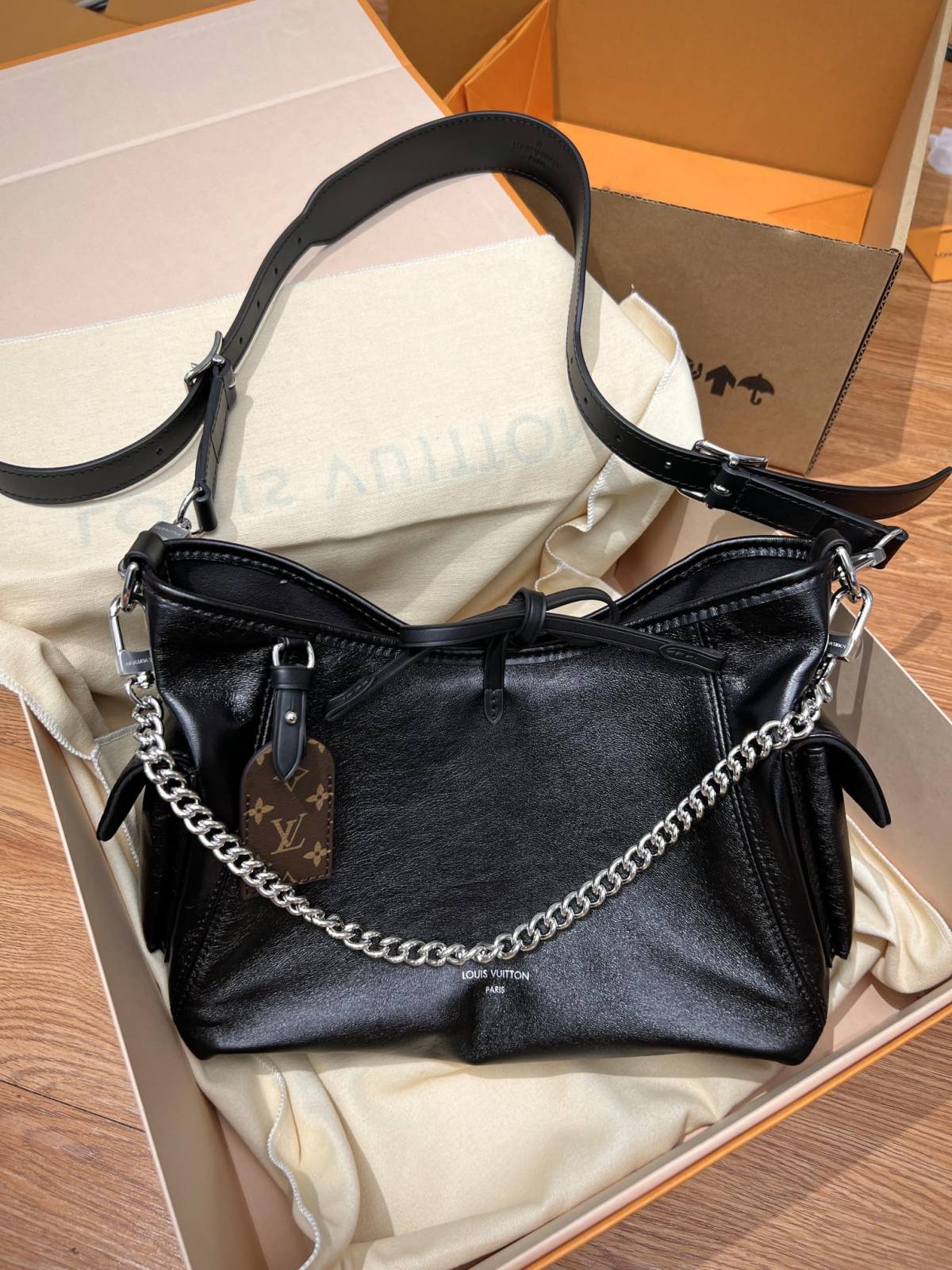 Ellebag’s 1:1 Replica of Louis Vuitton M24861 Carryall Cargo Small Handbag（2024 Nov updated）-بہترین معیار کا جعلی لوئس ووٹن بیگ آن لائن اسٹور، ریپلیکا ڈیزائنر بیگ آر یو