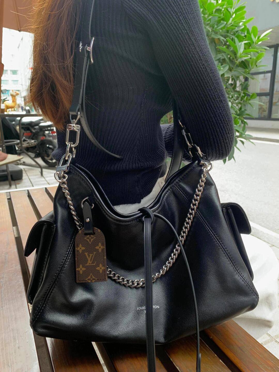 Ellebag’s 1:1 Replica of Louis Vuitton M25143 Carryall Dark Medium Handbag（2024 Nov updated）-Best Quality Replica designer Bag factory in China