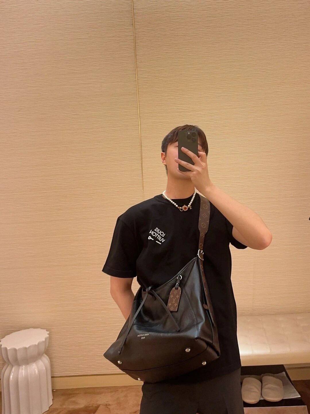 Ellebag’s 1:1 Replica of Louis Vuitton M25143 Carryall Dark Medium Handbag（2024 Nov updated）-Kedai Dalam Talian Beg Louis Vuitton Palsu Kualiti Terbaik, Beg reka bentuk replika ru