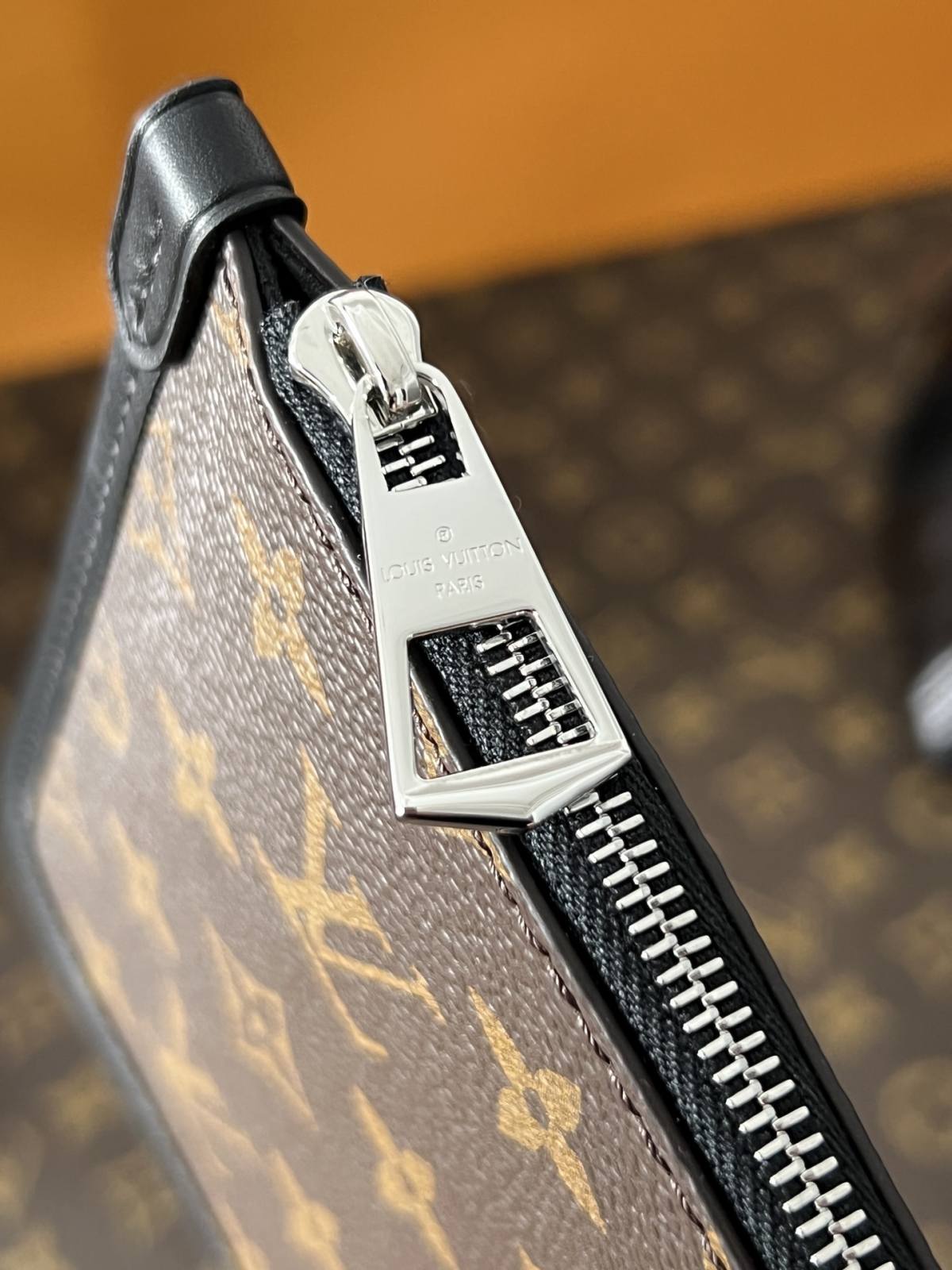 Ellebag’s 1:1 Replica of Louis Vuitton M25143 Carryall Dark Medium Handbag（2024 Nov updated）-Kedai Dalam Talian Beg Louis Vuitton Palsu Kualiti Terbaik, Beg reka bentuk replika ru