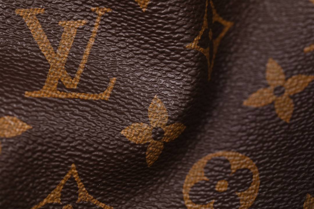 Ellebag’s 1:1 Replica of Louis Vuitton M41177 Neverfull Medium Tote – The Iconic Monogram with Red Interior （2024 Nov updated）-Best Quality Replica designer Bag factory in China