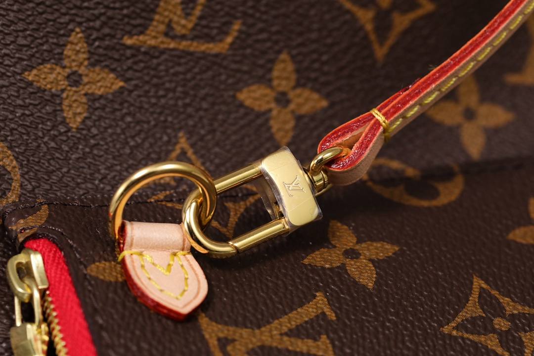 Ellebag’s 1:1 Replica of Louis Vuitton M41177 Neverfull Medium Tote – The Iconic Monogram with Red Interior （2024 Nov updated）-Pangalusna kualitas palsu Louis Vuitton Kantong Toko Online, Replica desainer kantong ru