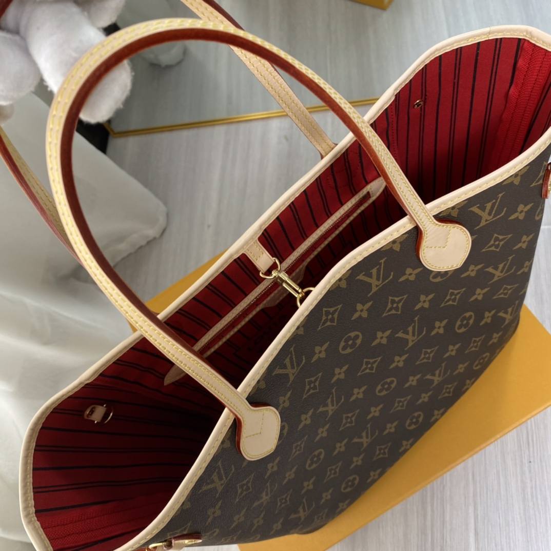 Ellebag’s 1:1 Replica of Louis Vuitton M41177 Neverfull Medium Tote – The Iconic Monogram with Red Interior （2024 Nov updated）-Negozio in linea della borsa falsa di Louis Vuitton di migliore qualità, borsa del progettista della replica ru