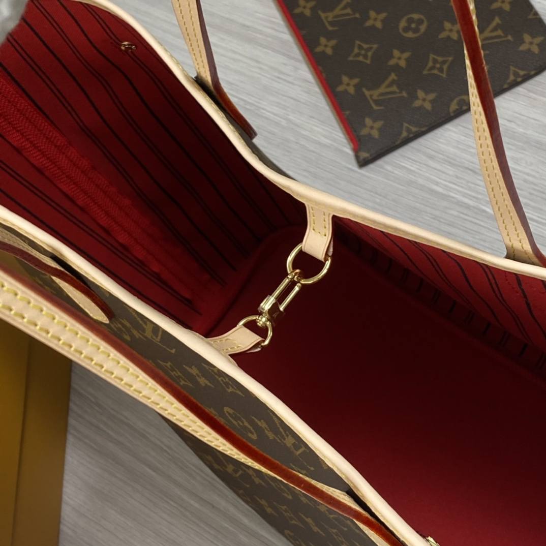 Ellebag’s 1:1 Replica of Louis Vuitton M41177 Neverfull Medium Tote – The Iconic Monogram with Red Interior （2024 Nov updated）-Negozio in linea della borsa falsa di Louis Vuitton di migliore qualità, borsa del progettista della replica ru