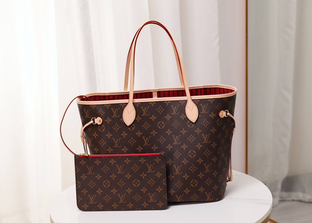 Ellebag’s 1:1 Replica of Louis Vuitton M41177 Neverfull Medium Tote – The Iconic Monogram with Red Interior （2024 Nov updated）-بہترین معیار کا جعلی لوئس ووٹن بیگ آن لائن اسٹور، ریپلیکا ڈیزائنر بیگ آر یو