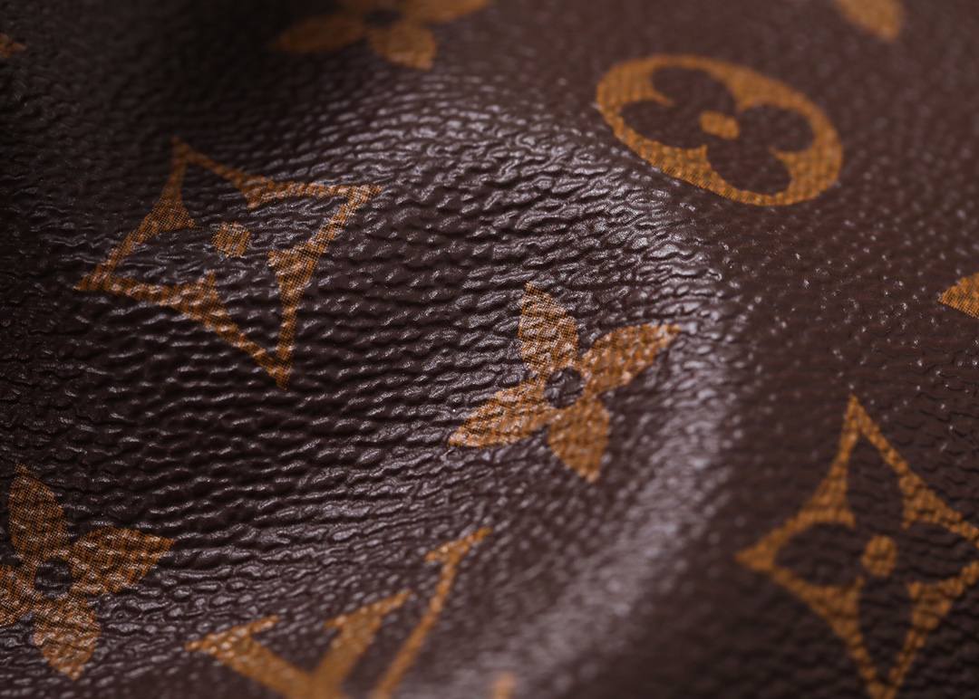 Ellebag’s 1:1 Replica of Louis Vuitton M41177 Neverfull Medium Tote – The Iconic Monogram with Red Interior （2024 Nov updated）-Negozio in linea della borsa falsa di Louis Vuitton di migliore qualità, borsa del progettista della replica ru