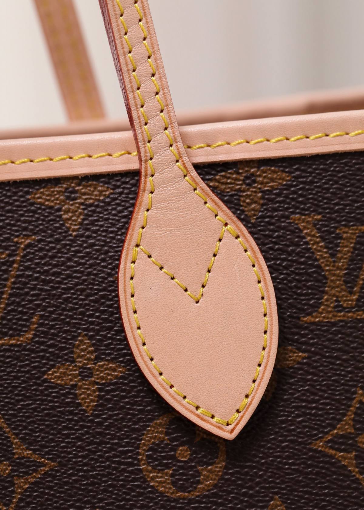 Ellebag’s 1:1 Replica of Louis Vuitton M41177 Neverfull Medium Tote – The Iconic Monogram with Red Interior （2024 Nov updated）-Paras laatu väärennetty Louis Vuitton laukku verkkokauppa, replika suunnittelija laukku ru