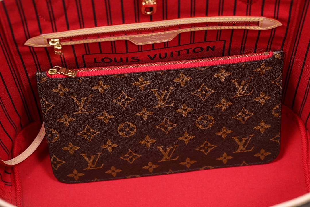 Ellebag’s 1:1 Replica of Louis Vuitton M41177 Neverfull Medium Tote – The Iconic Monogram with Red Interior （2024 Nov updated）-بہترین معیار کا جعلی لوئس ووٹن بیگ آن لائن اسٹور، ریپلیکا ڈیزائنر بیگ آر یو